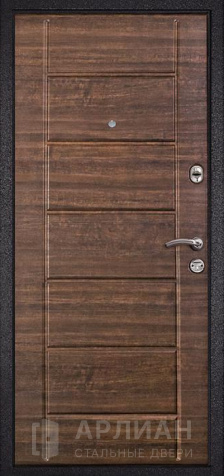 Фото №2 «Входная белая дверь с надежным цилиндровым замком и коричневой панелью внутри №9»