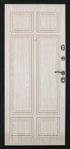 Фото №2 «Белая входная дверь с филенкой внутри и элементами стекла снаружи №17»